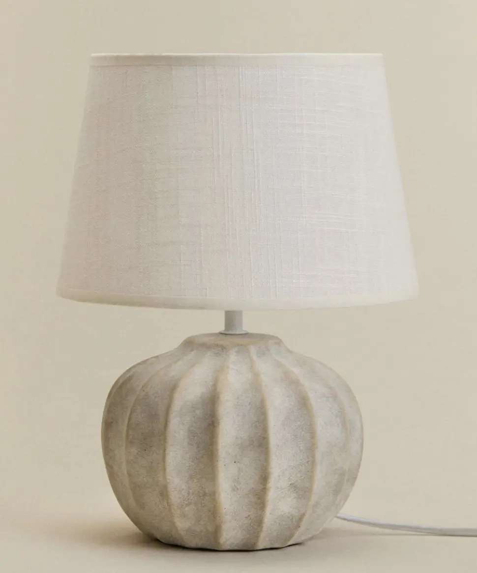 Linyar Table Lamp
